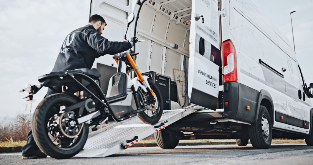 Mantnimiento flota motos NUUK Cargopro Correos en toda España